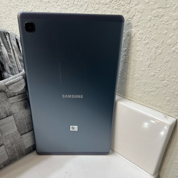 Samsung galaxy tab - Picture 1 of 3